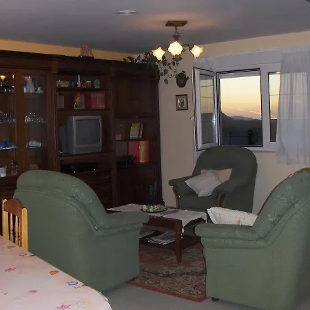 Beautiful Chalet With Spectacular Ocean Views * Вальдовиньо
